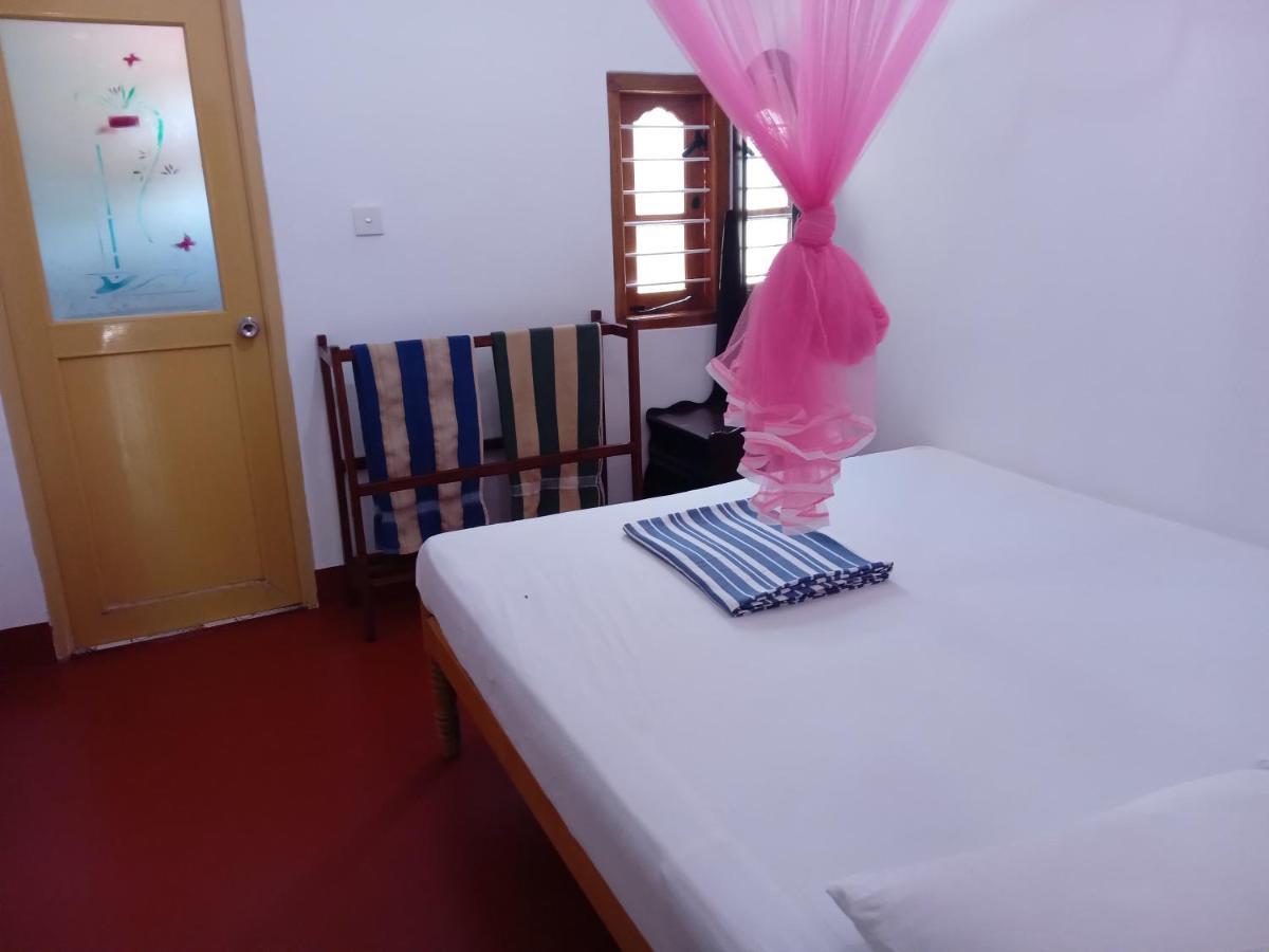 Vibushan Guest House Nilaveli Exterior foto